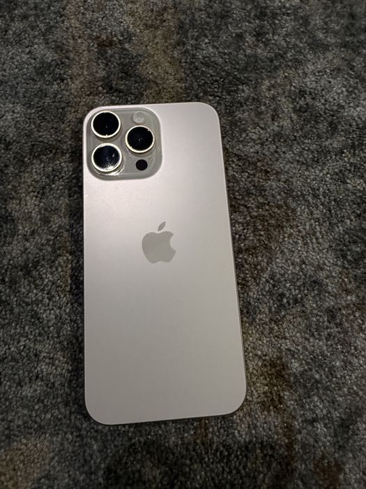 Iphone 16 pro max stan bardzo dobry