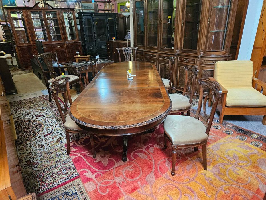 Grande mesa, antiga mas em excelente estado geral, extensível - Só