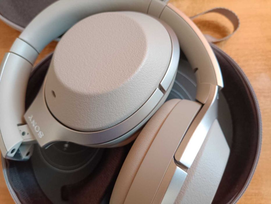Беспроводные наушники с шумоподавлением SONY WH-1000XM2