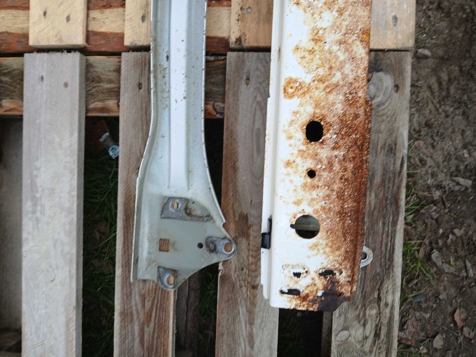 Belka pod zderzak tyl tylny Toyota Yaris III 11-20r 040 biala