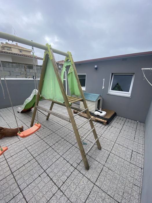 Baloiço e escorregador, Parque infantil!