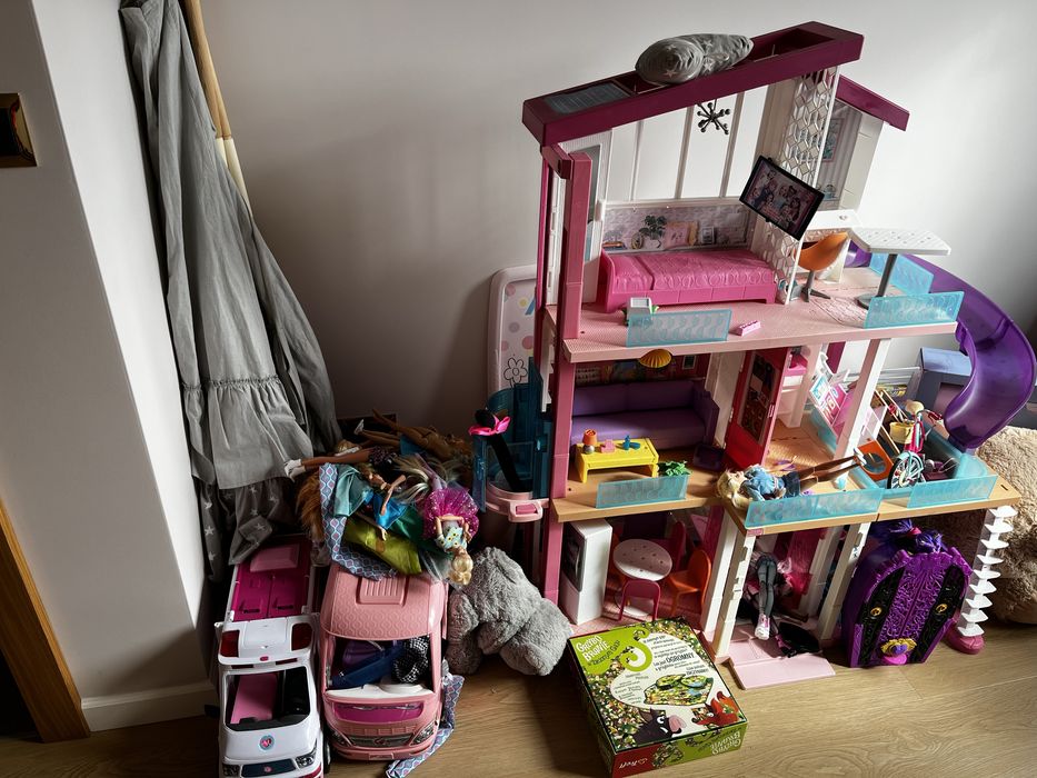 Barbie dream house karetka camper kamper