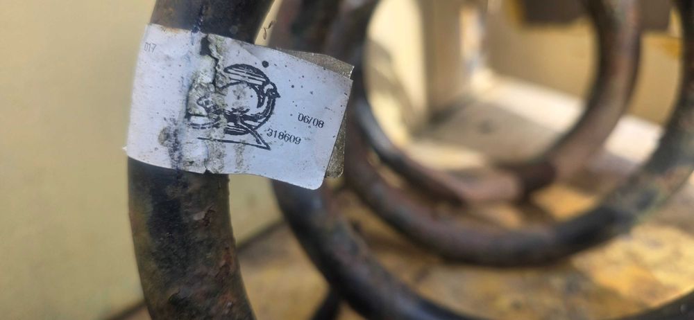 Nissan patrol zawieszenie  OME lift 2" komplet sprężyn