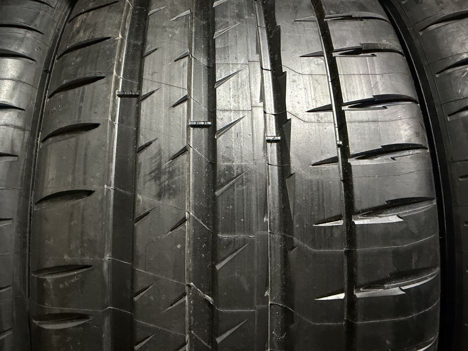 245/35 r 21 Michelin 4шт.