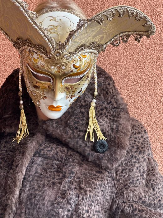 sylwestrowa MASKA WENECKA złota oryginalna z Włoch