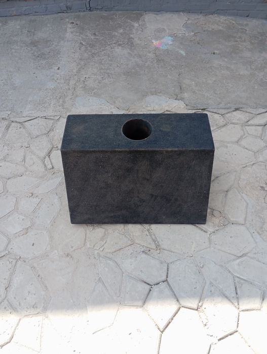 Продам короб під динамік для саббуфера