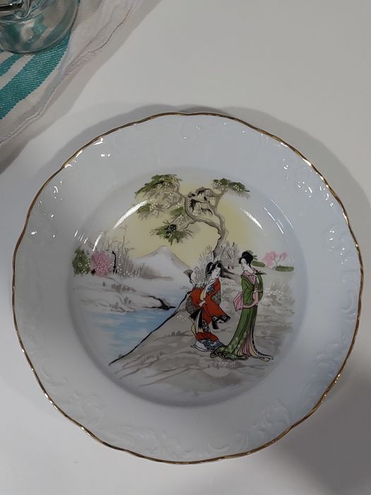 73 peças Conjunto loiça da china com bordado a ouro SPAL (porcelanas P