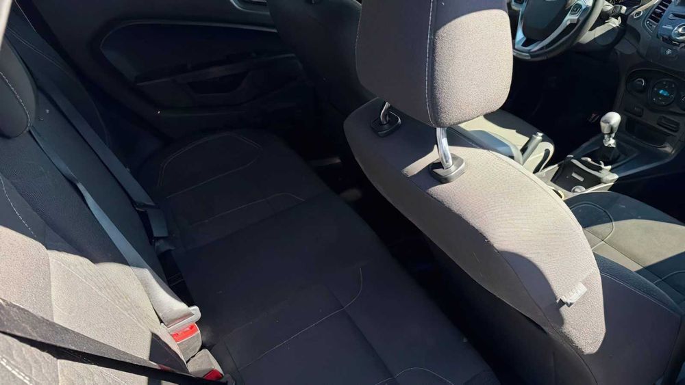 Ford Fiesta SE      2016