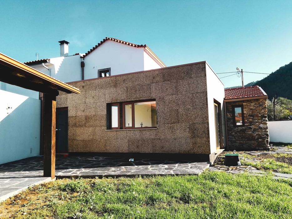 Aglomerado Negro Expandido de Cortiça na Construção