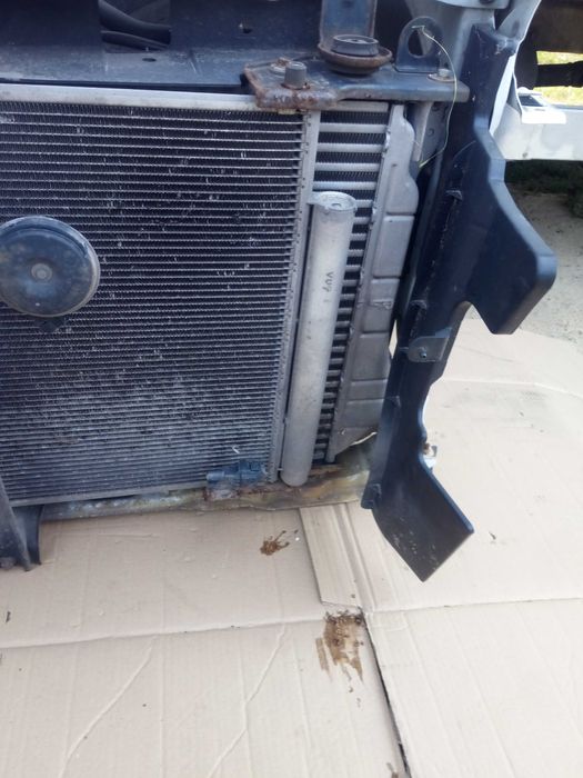 toyota AVENSIS T27  chłodnice wentylatory pas przód 1,6 2,0 ON 15-18