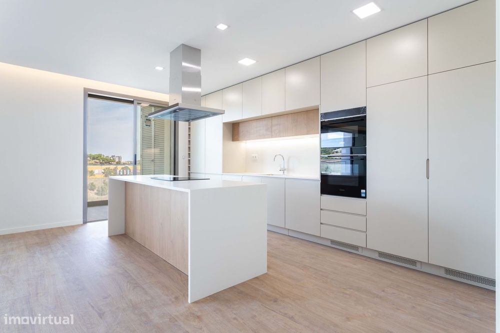 Apartamento T3 Novo a Estrear | 3 Suites | Vista Rio | Garagem Box | C