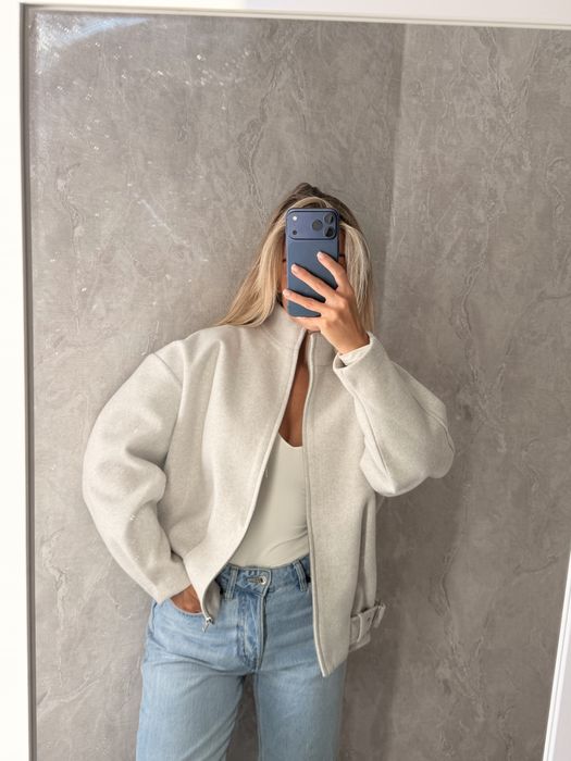 Бомбер від zara