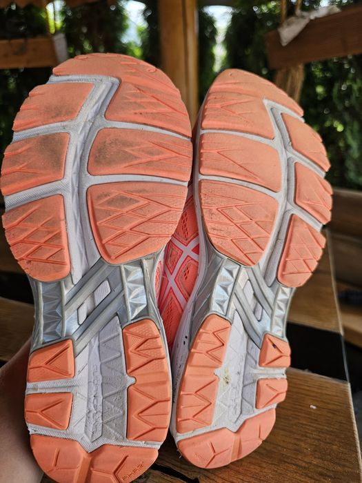 Sprzedam buty asics r40.5