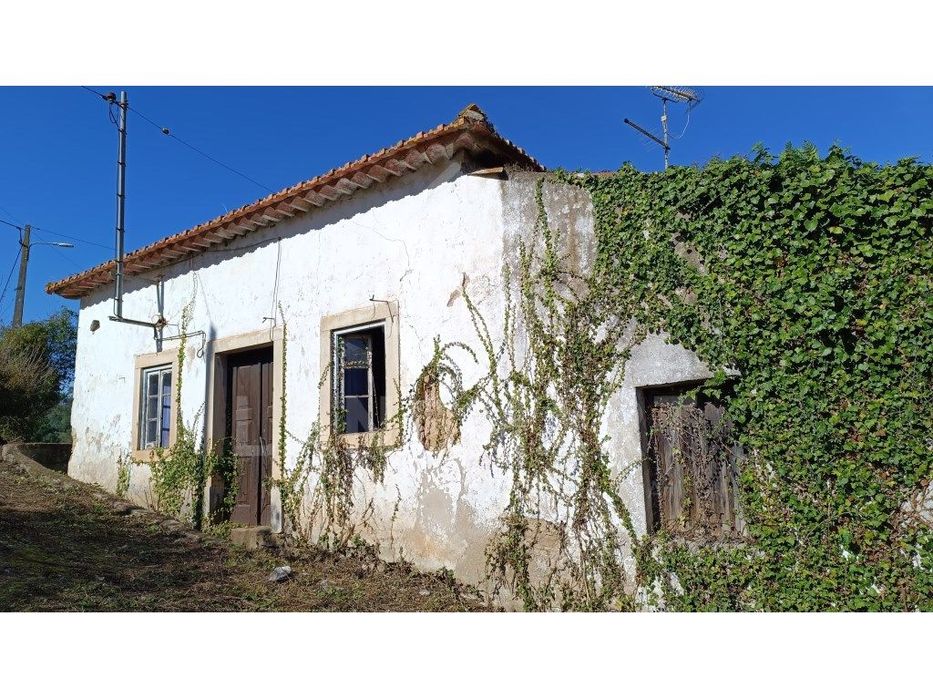 Moradia e Terreno, Vale Serrão - Alvorninha