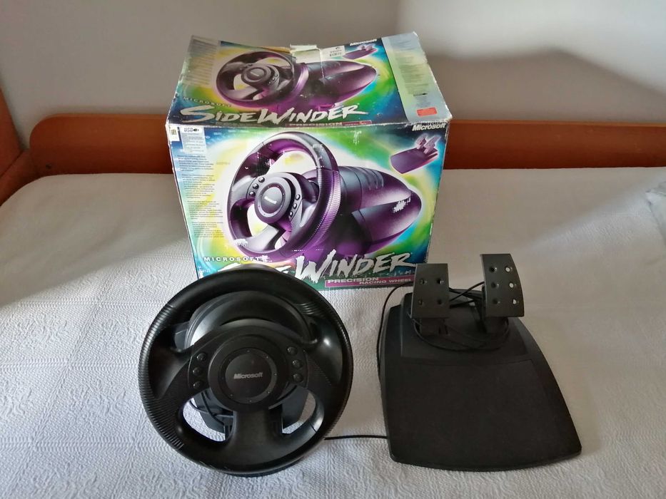 Volante e pedais da Microsoft SideWinder