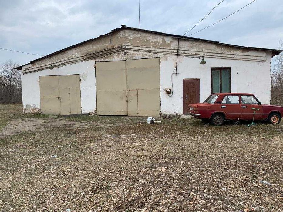 Продаж виробничо-складської комерційної бази в с.Звірів Луцького р-ну