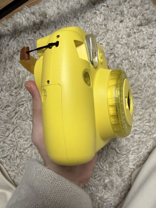 Миттєвий фотоапарат Fujifilm Instax Mini 9