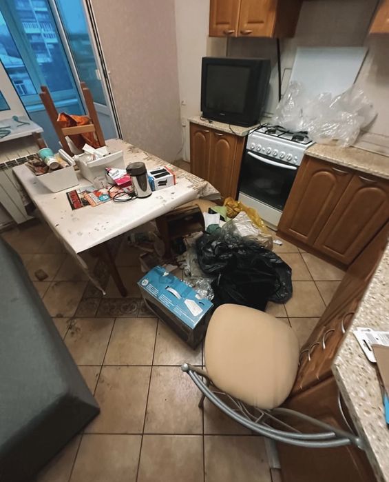 Прибирання квартир і будинків + хімчистка меблів | Недорого