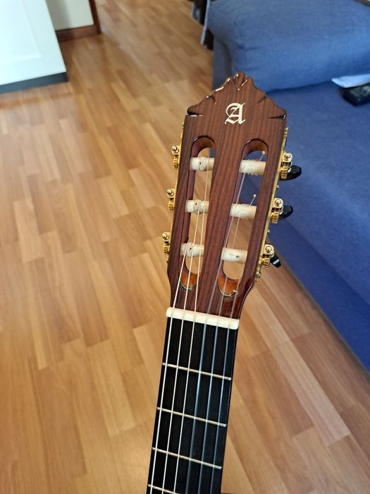 Vendo guitarra clássica Alhambra 11P