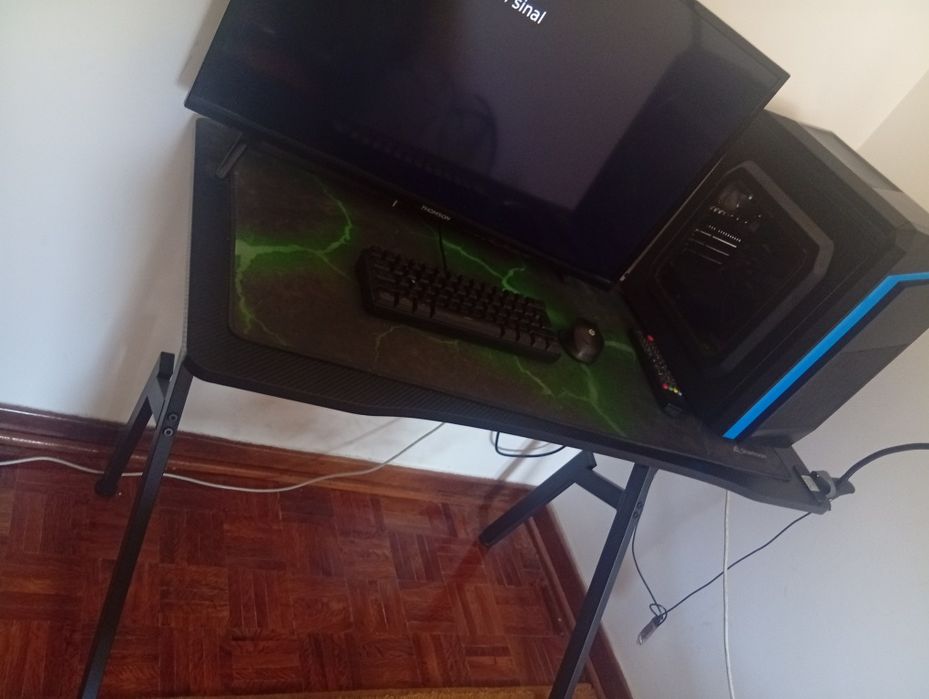 Mesa de Computador Gaming ou trabalho