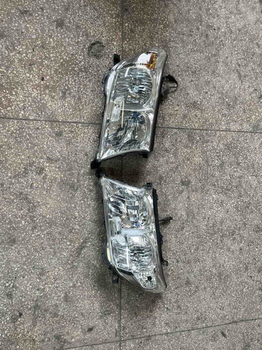 Левая и Правая Фара Оригинал Идеал Toyota Land Cruiser 200