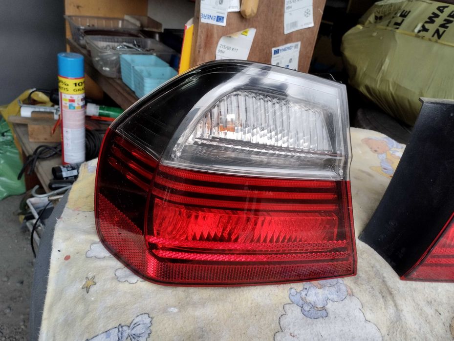 BMW 3 E90 06-09 M PAKIET Lampa Tylna Lewa Prawa EUROPA Ładna