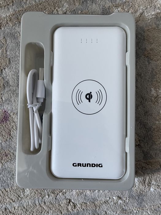 Зарядное Grundig устройство беспроводное, внешний аккумулятор