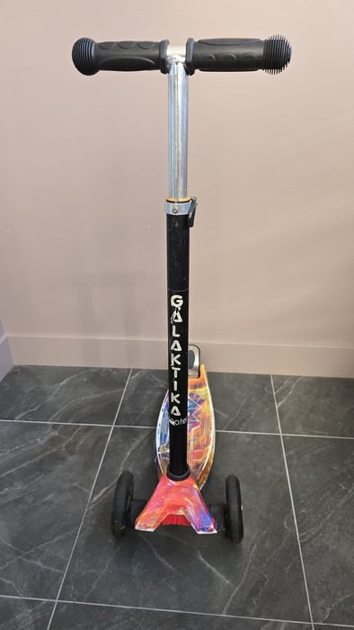 Дитячий самокат Galaktika