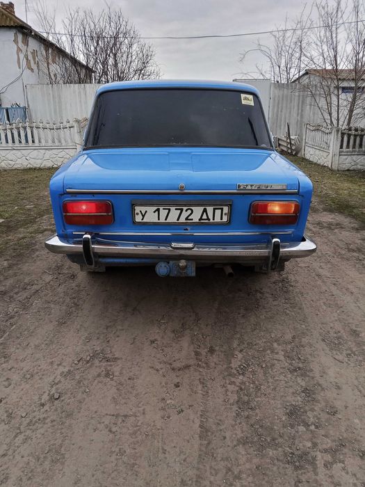 Продам ваз 2103