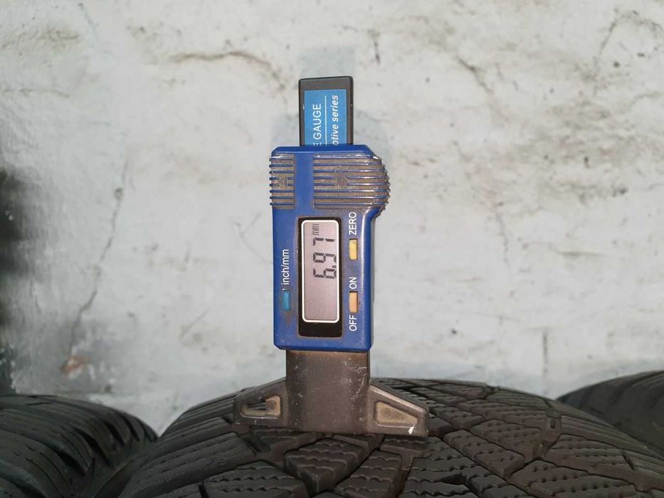 Cztery Opony zimowe 205/55R16 7mm Goodyear UltraGrip 9