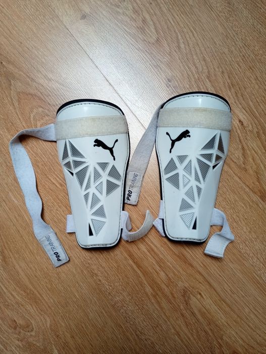 Ochraniacze piłkarskie nagolenniki PUMA Pro Training
