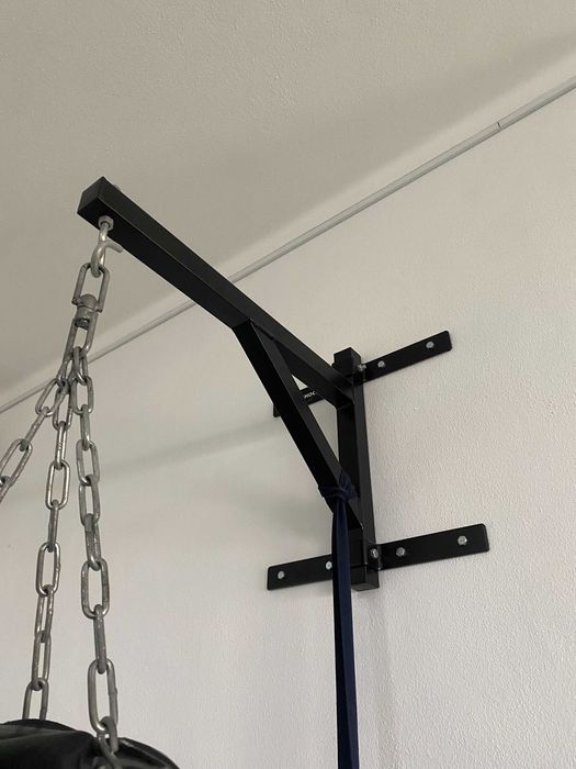 suporte e saco de boxe, vendo separado