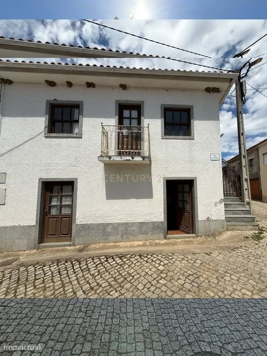 Moradia T2, CAMPO DE VÍBORAS (concelho de Vimioso)  - 57 000,00€