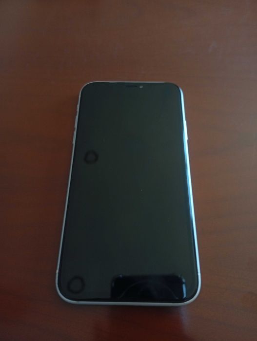 iPhone XR branco 128gb