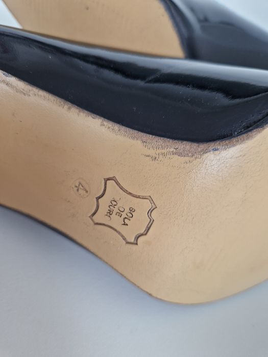 Sapatos pretos de verniz NOVOS