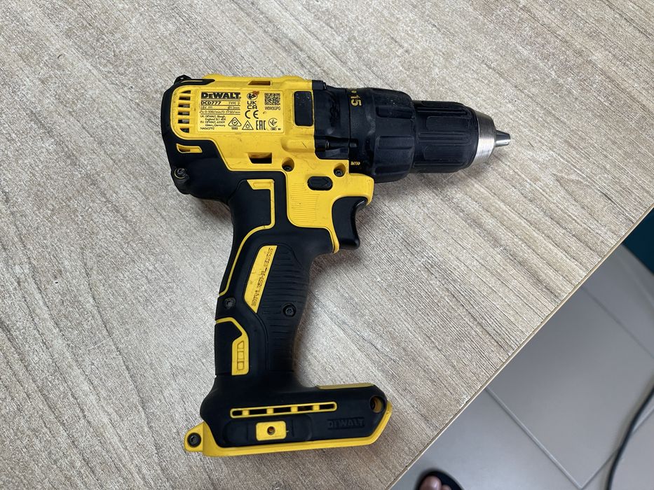 Dewalt DCD777 / безщітковий шурупокрут Девольт