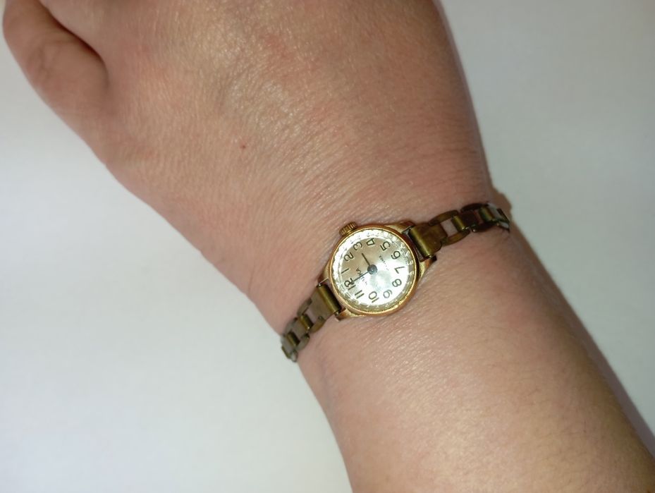 Zegarek damski PRL , pozłacana koperta