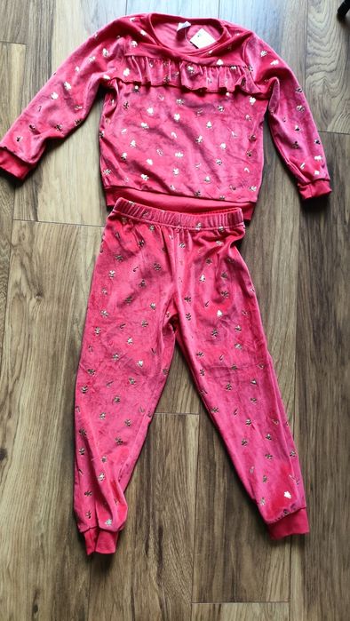 Piżama świąteczna r. 110/116 Nowa