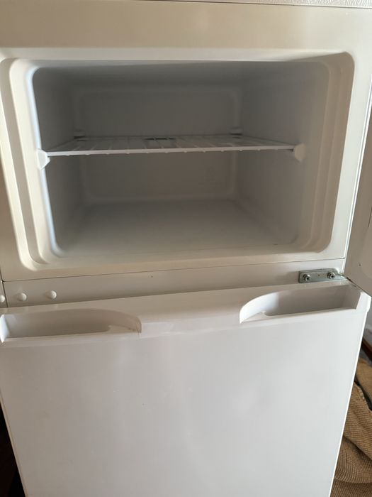 Продам холодильник Delfa