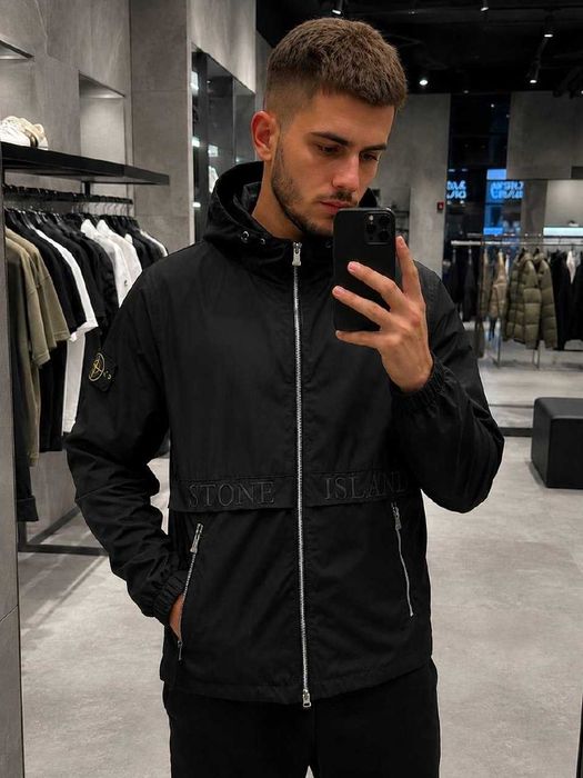 Чоловіча вітровка Stone Island преміум якості, стильна демісезонна куртка з вишитим логотипом, металевою фурнітурою, брендовими бірками та QR-кодом