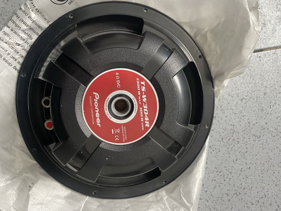 Subwoofer Pionner 1300w com ou sem caixa