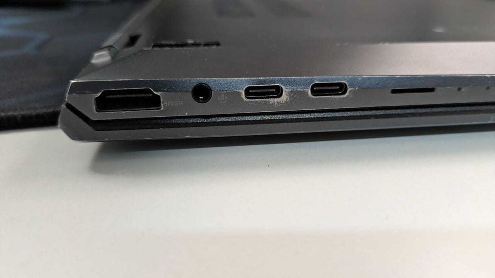 Asus Zenbook 14X OLED (sem caixa)
