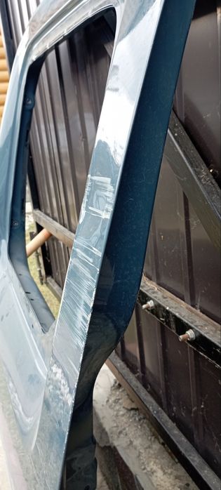 Рено кенго 2010го року. Здвижна дверка