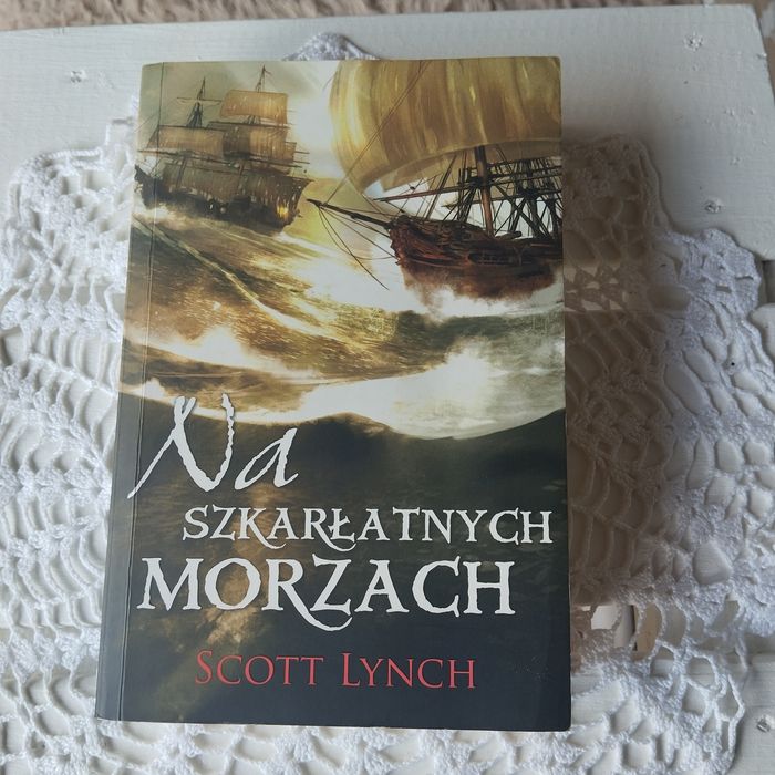 Na szkarłatnych morzach Scott Lynch