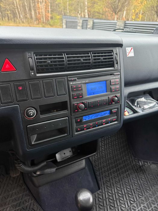 VW T4 CARAVELLE 2.5 TDI 130KM -8 osób, klima, 2x drzwi przesuwne