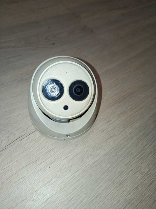 4 Мп HDCVI видеокамера DH-HAC-HDW1400EMP-A (2.8 мм) б/у