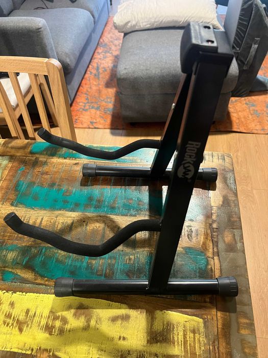 Suporte dobrável para guitarra RockJam – 10€