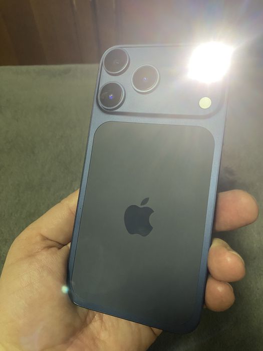 Продам iphone 11 в корпусе 17
