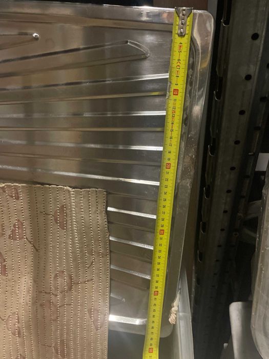 Lava loiça inox com duas cubas de diferentes tamanhos