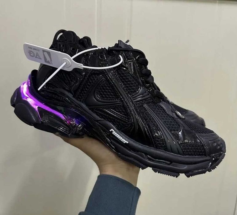 Balenciaga Runner 2.0 black LED